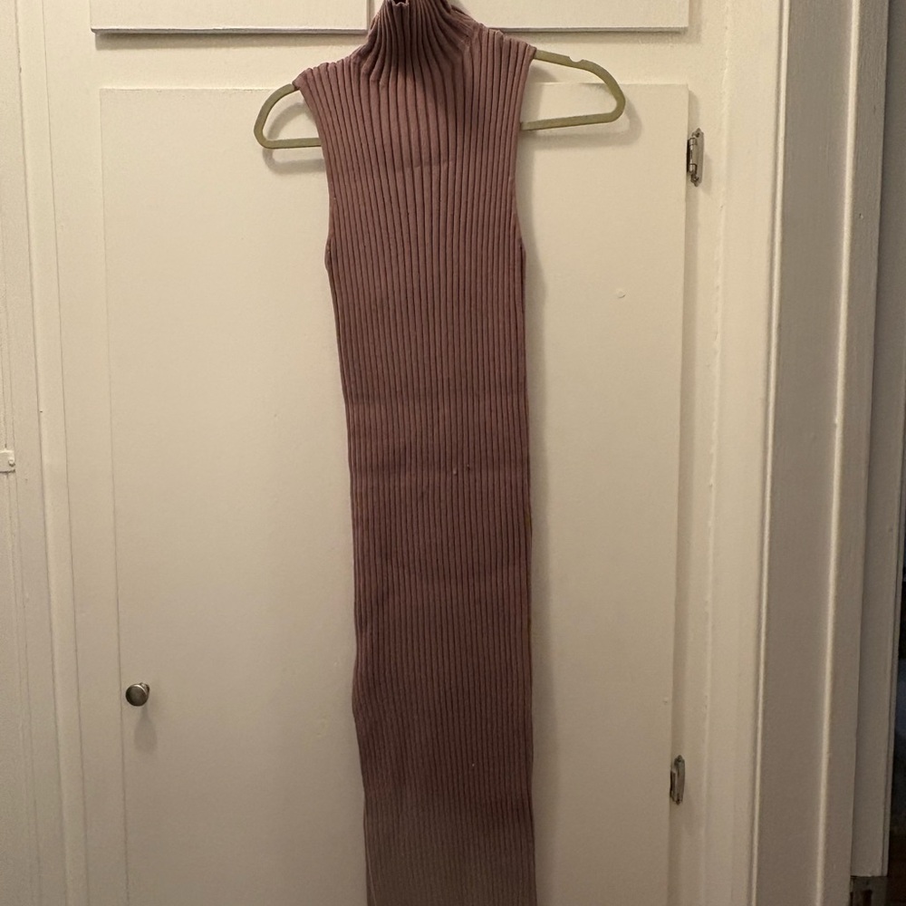 Vici Ribbed Knit Midi Dress in Mauve